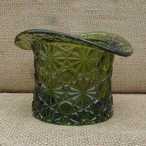 Vintage Fenton Avocado Green Top Hat Button & Daisy